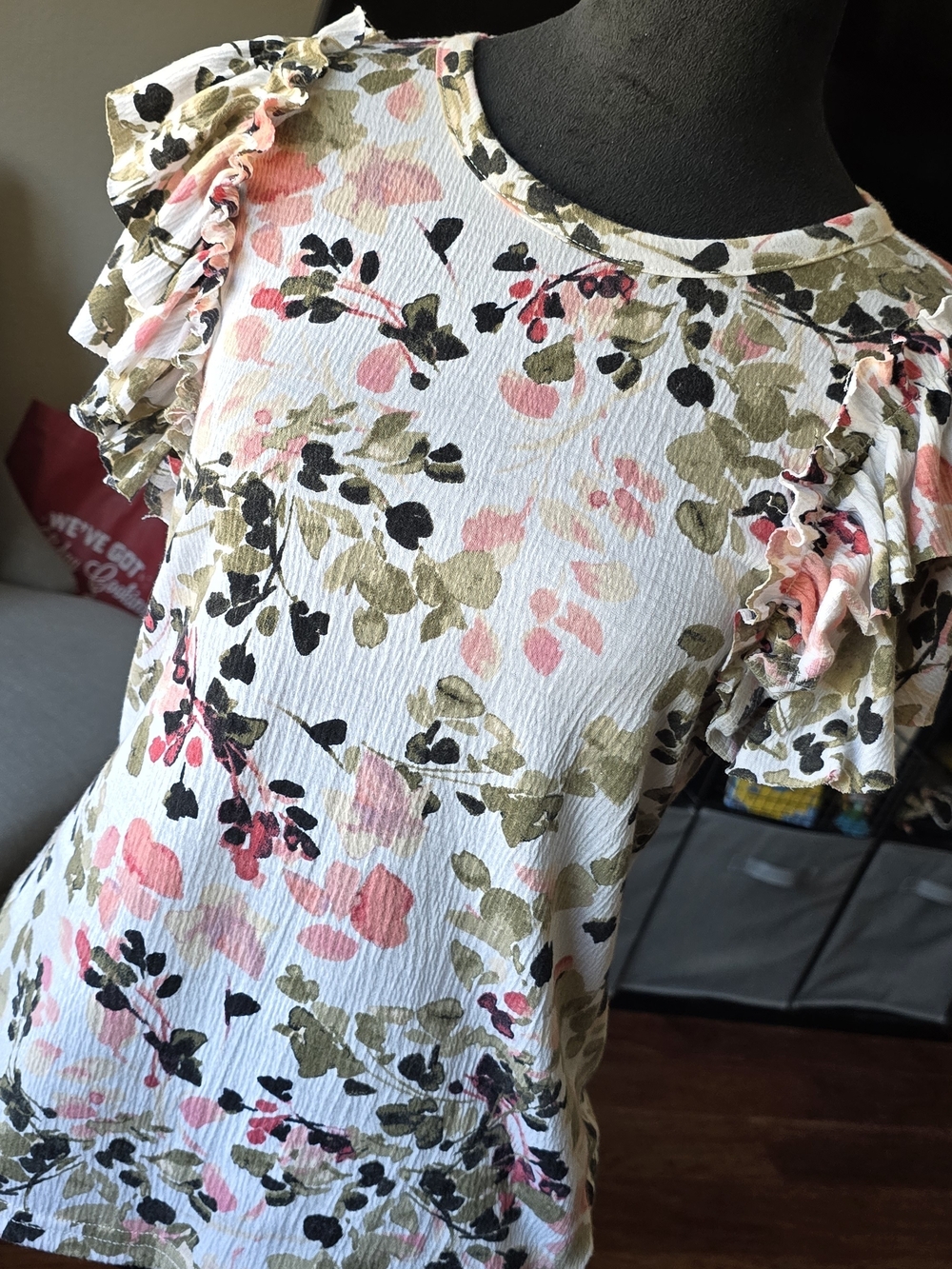 Stem And Vine Women's Floral Ruffle Sleeve Top - White/Pink/Olive Size Medium